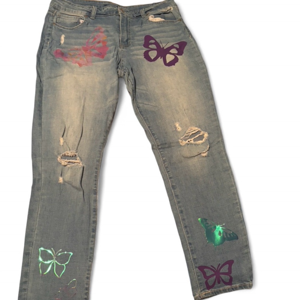 Butterfly Embellished Distressed Jeans